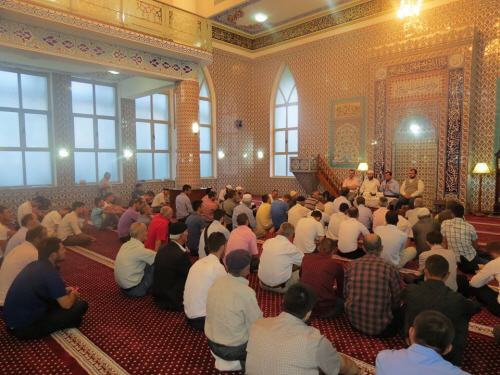 "40 hadithe mbi agjërimin dhe Ramazanin", në duart e imamëve