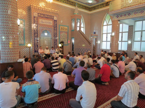 "40 hadithe mbi agjërimin dhe Ramazanin", në duart e imamëve