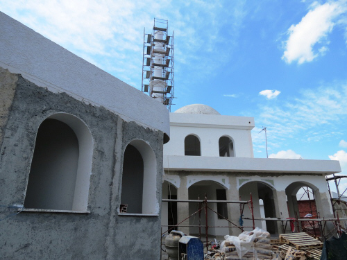 Në rrugë të mbarë dy xhami të reja në qytetin e Shkodrës