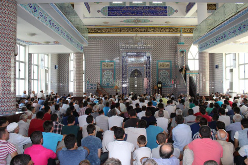 H. Etem Haliti mban hytben e xhumasë në xhaminë e Parrucës