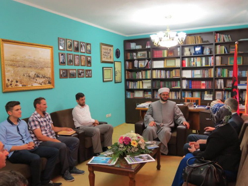 Myftiu bashkëbisedoi me studiuesin islam, Mr. Muhidin Ahmeti