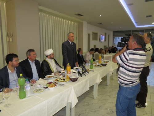Kryetari i Bashkisë Shkodër shtron iftarin tradicional