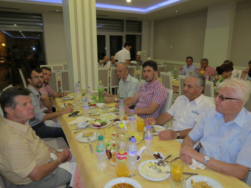 Kryetari i Bashkisë Shkodër shtron iftarin tradicional