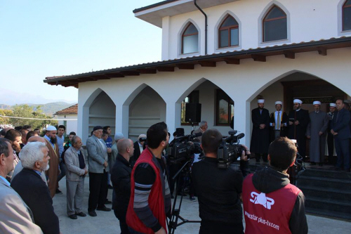 U inaugurua xhamia e re në fshatin Mes-Myselim