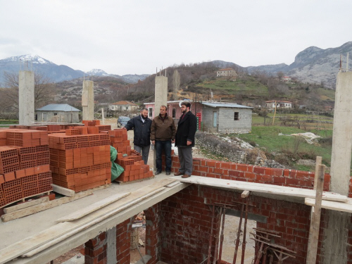 Inspektohet ndërtimi i xhamisë së re në fshatin Domën