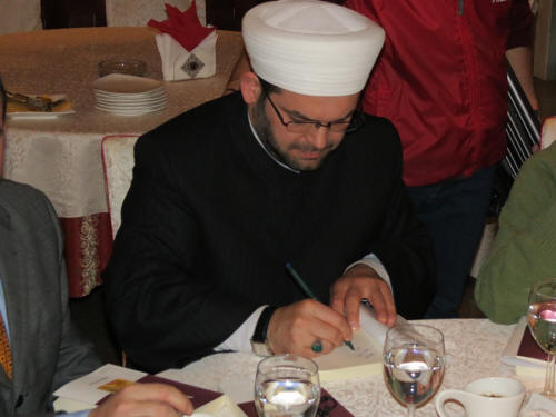 Promovohet libri “Nún Pasha Lapsin…” nga Muhamed Sytari