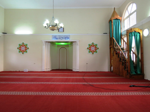  Shtrohet tapeti i ri i xhamisë së Tophanës