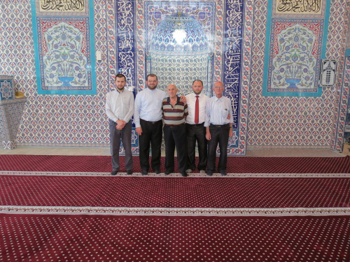 Xhamia e Parrucës zbukurohet me tapetin e ri në prag të Ramazanit 1435
