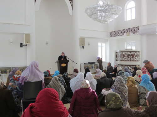 Tribuna fetare për motrat muslimane: “Shembulli dhe Mëshira e Hz. Muhammedit (a.s)”