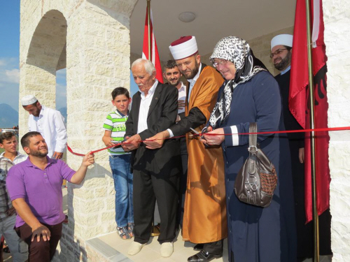 Malësia e Madhe, inaugurohet xhamia e re në Grudë-Fushë