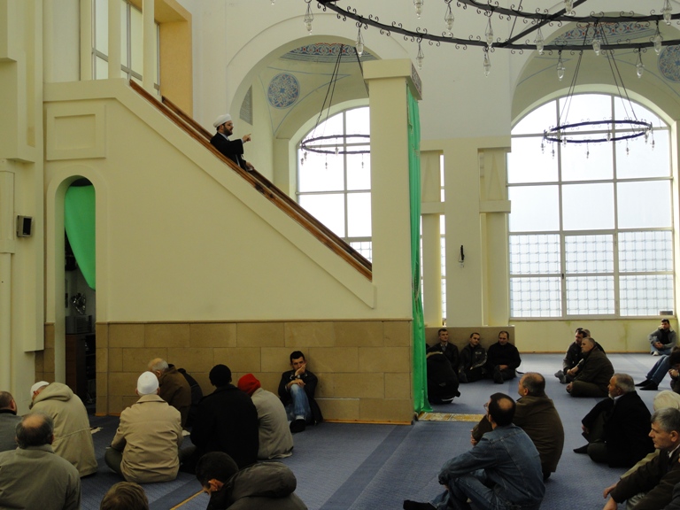“Më dhemb zemra për xhamitë e dëmtuara gjatë këtyre ditëve!”-Xhamia Ebu Bekr 10 dhjetor 2010