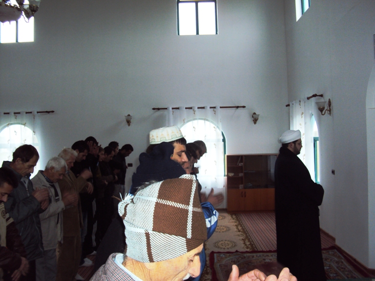 Myftiu flet pёr shenjtёrinё e Vёllazёrisё Islame nga Fshati i Ri-26 nentor 2010