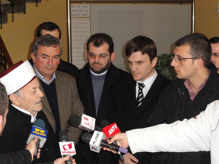 H. Selim Muça viziton Shtabin e Emergjencave Civile në Shkodër-9 dhjetor 2010