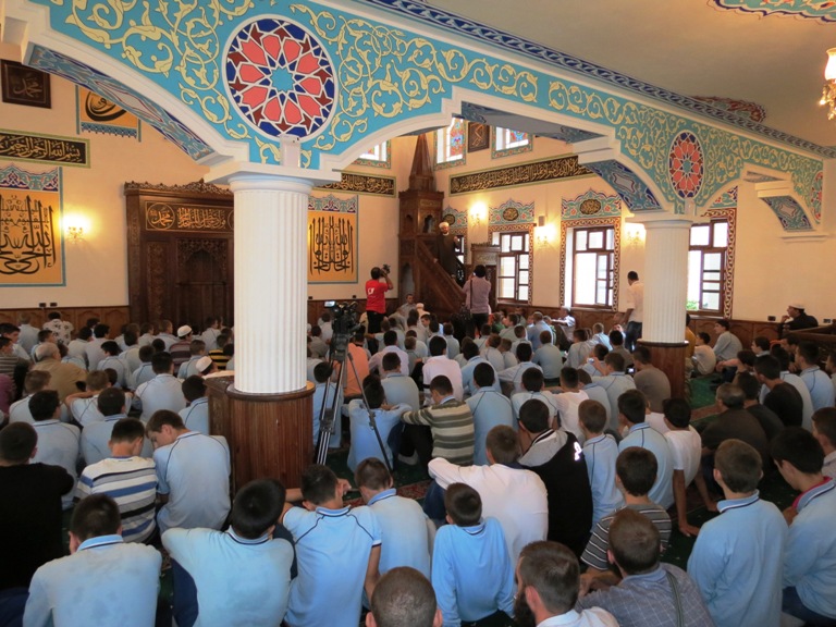 Myftiu: “Resulull-llahin e kemi nanë e babë!” - xhamia e Medresesë, 14 shtator 2012
