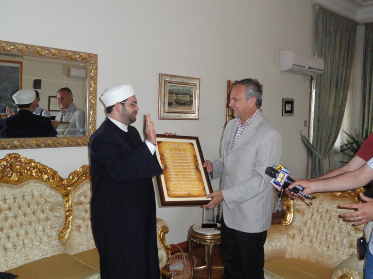 Kryetari i Bashkisë Shkodër premton zgjidhjen e çështjes së vakëfit - 2 qershor 2011