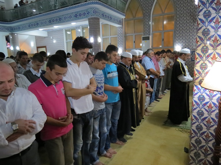 Adhurimet e Natës së Kadrit mbushin xhamitë e Shkodrës - 14 gusht 2012