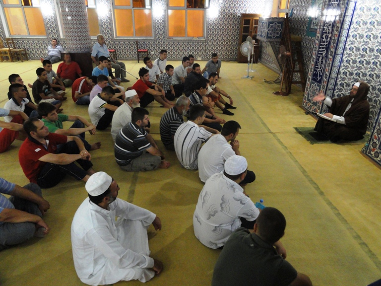 Adhurimet e Natës së Kadrit mbushin xhamitë e Shkodrës - 26 gusht 2011