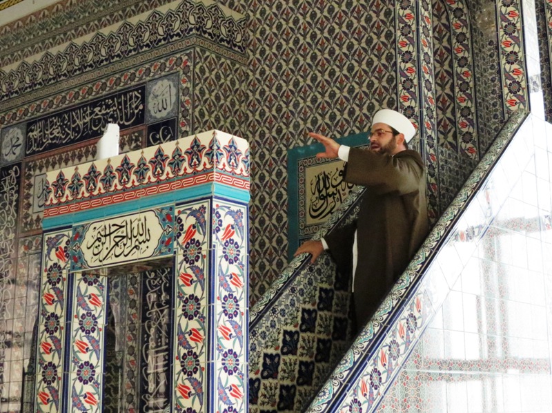 Myftiu flet mbi vlerat e Ditës së Arefatit nga xhamia e Parrucës - 4 nëntor 2011