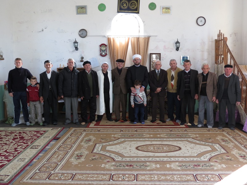 Vlera të vëllazërisë së shenjtë islame në hytben e Myftiut në fshatin Shtoj i Vjetër - 18 nëntor 2011