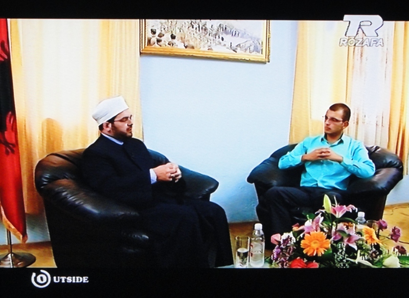 Myftiu flet për pronat vakëf në “Outside” - emision në Tv-Rozafa, 5 tetor 2011