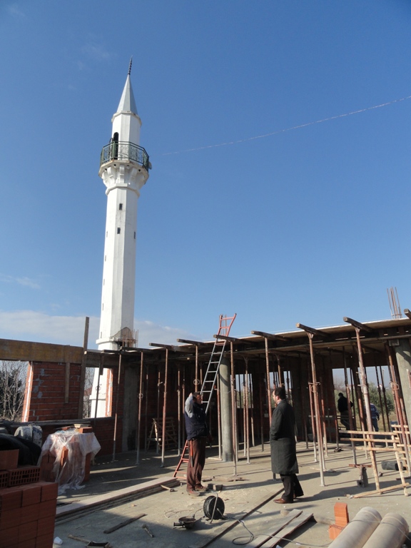 Xhamia e re fshatit Mes-Myselim në rrugë të mbarë - 9 janar 2011