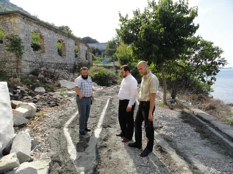 Myftiu inspekton punimet në xhaminë e lagjes Zogaj - 1 qershor 2011