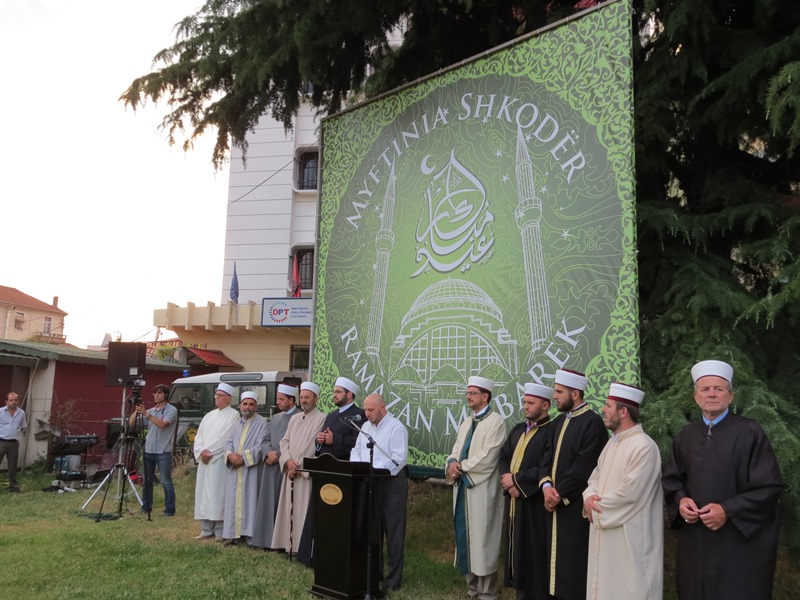Muslimanët e Shkodrës presin Hënën e Re të Ramazanit 1434/2013 - 8 korrik 2013