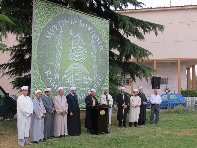 Muslimanët e Shkodrës presin Hënën e Re të Ramazanit 1434/2013 - 8 korrik 2013