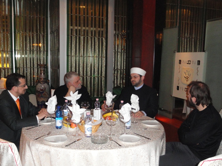Një darkë miqësore në mesin e drejtuesve të komuniteteve fetare në Shkodër - 30 janar 2011