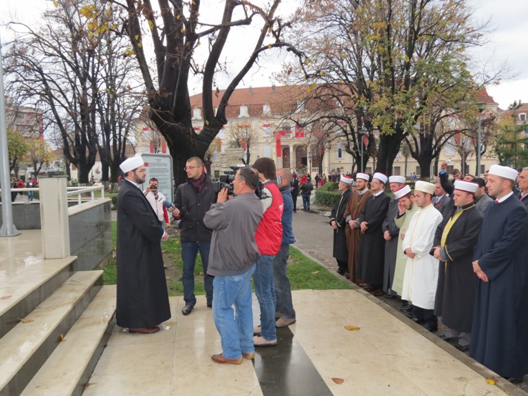 Myftinia Shkodër merr pjesë në ceremonitë e 100 vjetorit të Shqipërisë - 28 nëntor 2012