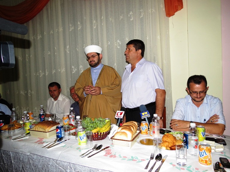 Kryetari i Komunës Bërdicë shtron iftarin e harmonisë së besimit - 6 gusht 2012