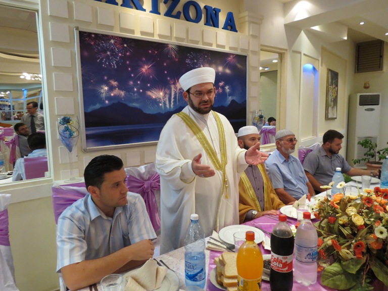 Imamët dhe Këshilli i Myftinisë Shkodër në një iftar vëllazëror - 30 korrik 2012