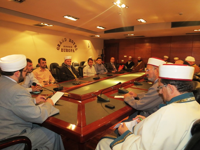 Myftiu mbledh Këshillin e Myftinisë dhe imamët në një takim të përbashkët - 26 shtator 2012