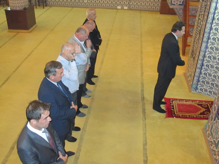 Kryeministri i Bosnjes viziton xhaminё e Parrucёs-6 tetor 2010