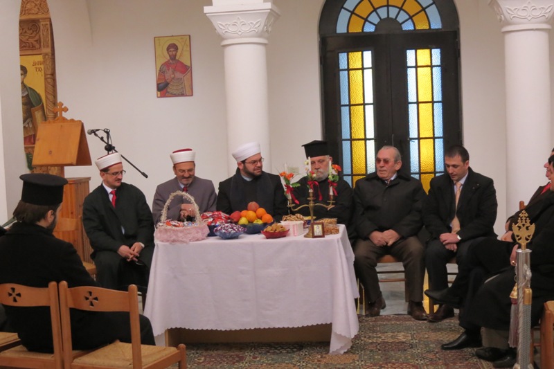 Myftiu i Shkodrës uron drejtuesit fetarë dhe besimtarët e krishterë - 25 dhjetor 2011