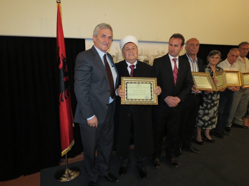 Kryetari i KMSh, H. Selim Muça, “Qytetar Nderi” i Shkodrës - 15 qershor 2013