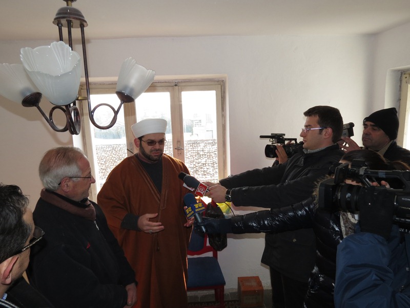 Myftinia ndihmon një familje të djegur në Shkodër - 9 shkurt 2012