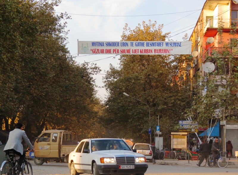 Atmosfera e Kurban Bajramit në rrugët e Shkodrës - Nëntor 2011