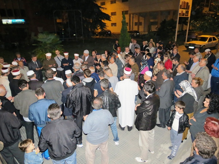 Rrugë të mbarë të dashur haxhilerë të Shkodrës, të mbarë Shqipërisë! - 19 tetor 2012