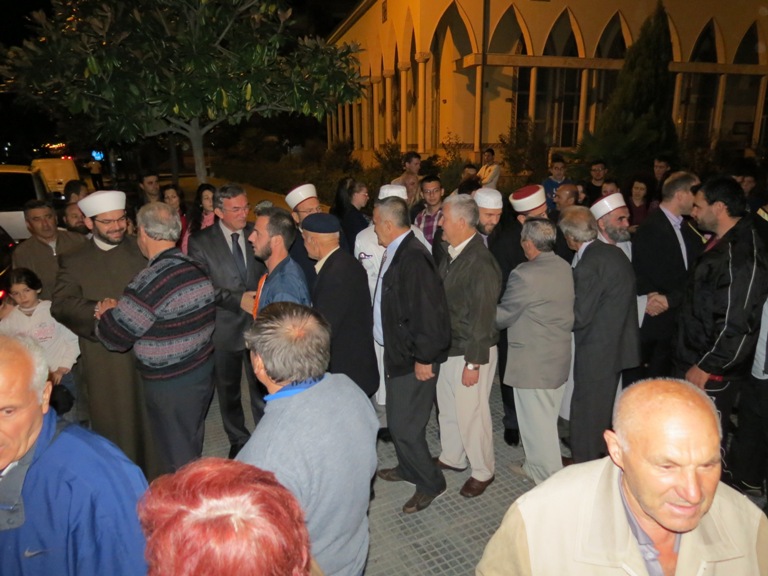 Rrugë të mbarë të dashur haxhilerë të Shkodrës, të mbarë Shqipërisë! - 19 tetor 2012