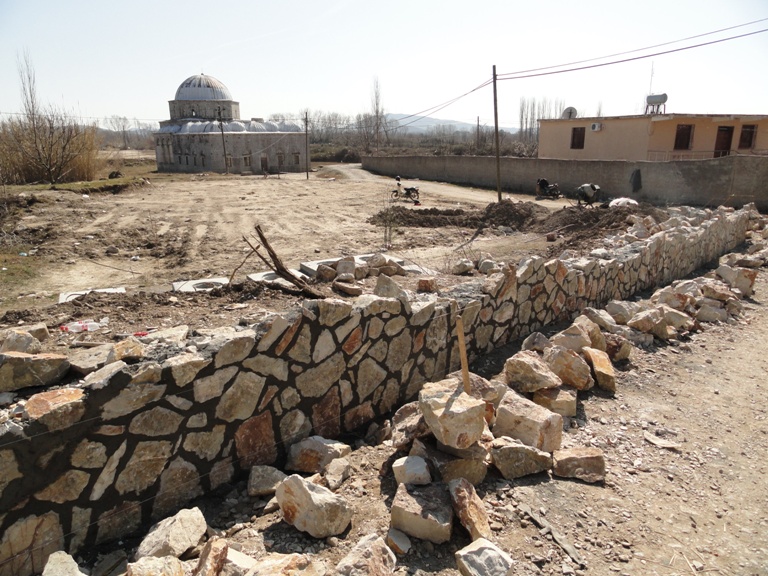 Myftiu inspekton ndërtimin e murit rrethues te Xhamia e Plumbit - 11 mars 2011