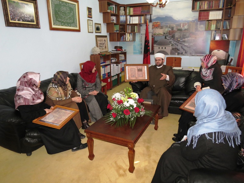 Myftiu pret një grup me studiuese të Islamit nga Turqia - 22 shkurt 2012