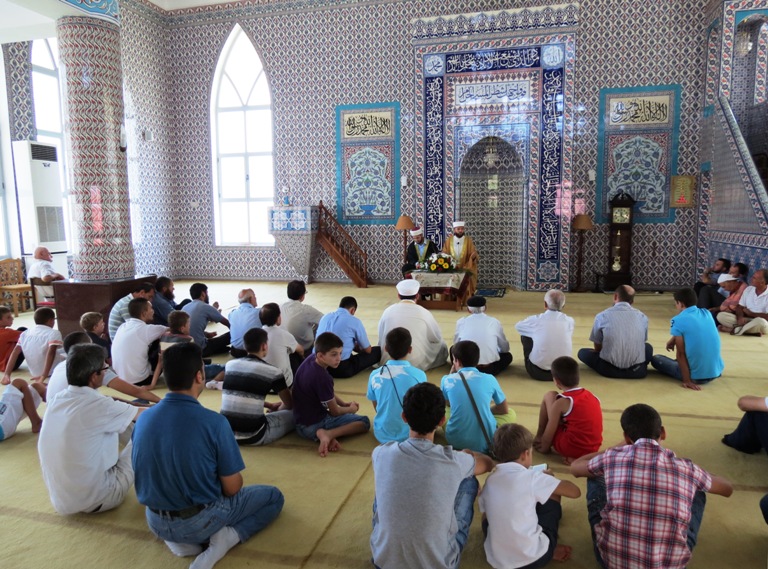 Tribuna fetare: “Modeli i rinisë në Islam” - 4 gusht 2012