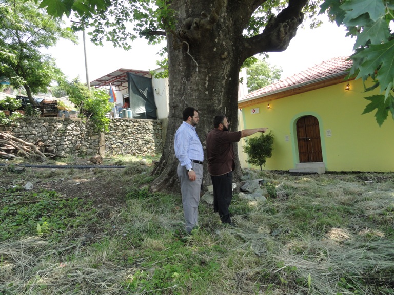 Myftiu inspekton vakëfin e Tabakut dhe te xhamia e Ganjollës - 31 maj 2011