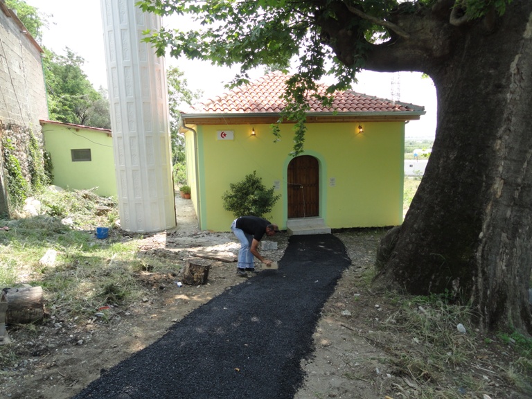 Myftiu inspekton vakëfin e Tabakut dhe te xhamia e Ganjollës - 31 maj 2011