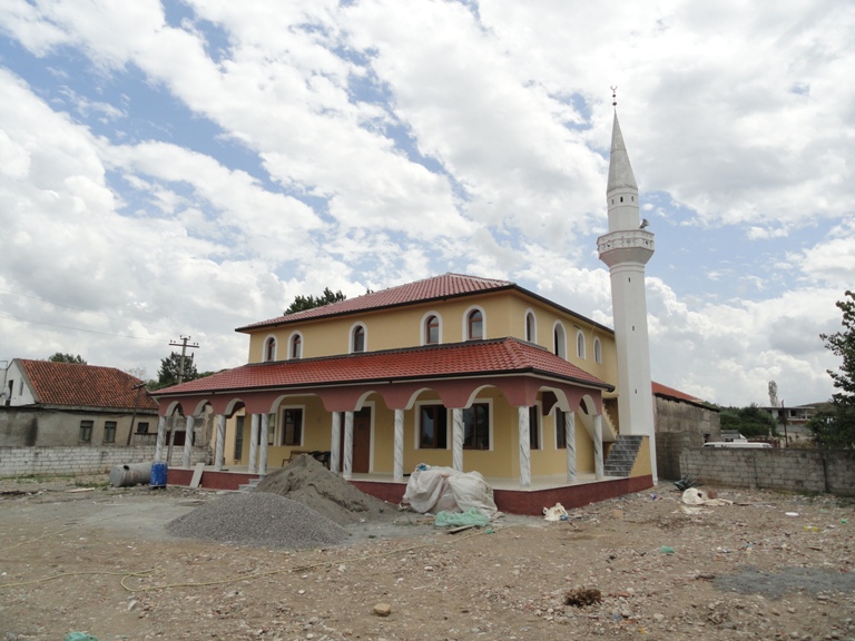 Në prag të finishit xhamia e re e Bërdicës së Sipërme - 20 korrik 2011