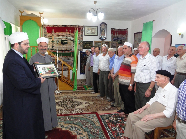 Myftiu mban hytben e parë në xhaminë e Rusit - 1 korrik 2011