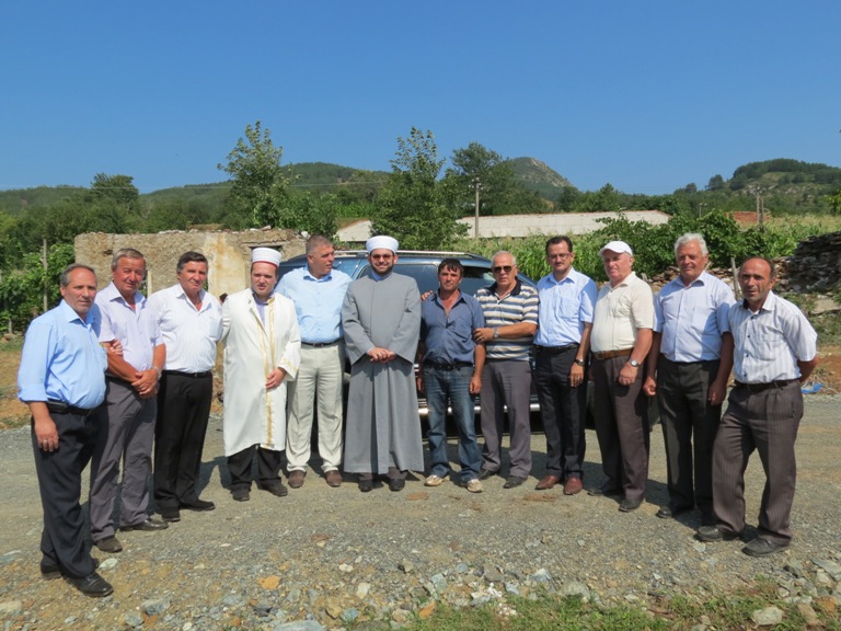 Hidhen themelet e xhamisë së re në Qerret të Pukës - 26 korrik 2012