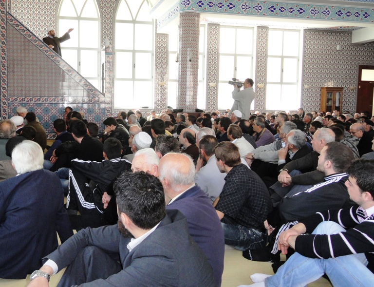 Myftiu mban hytben e xhumasë në xhaminë e Parrucës - 1 prill 2011