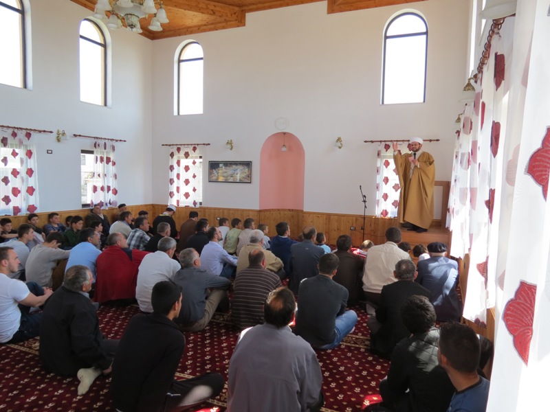 Myftiu mban hytben e parë në xhaminë e re të fshatit Kuç - 19 prill 2013